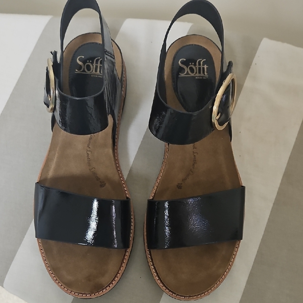 Sofft Black and Brown Sandals with Slingback Design